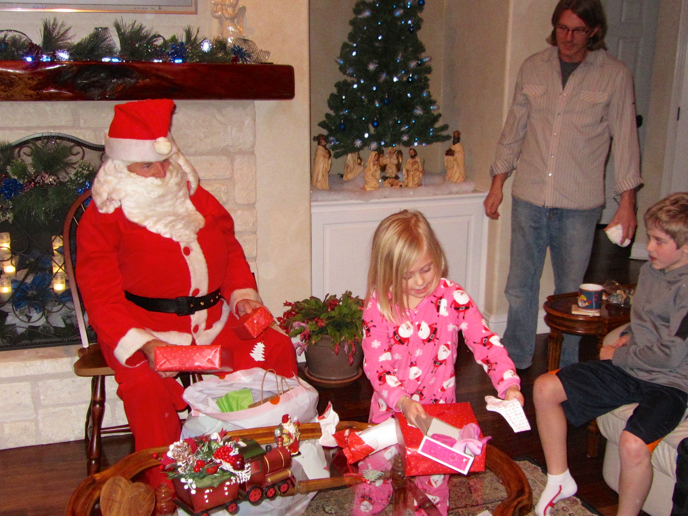 2013-12-23 21-11-43 Hildebrand Christmas.jpg